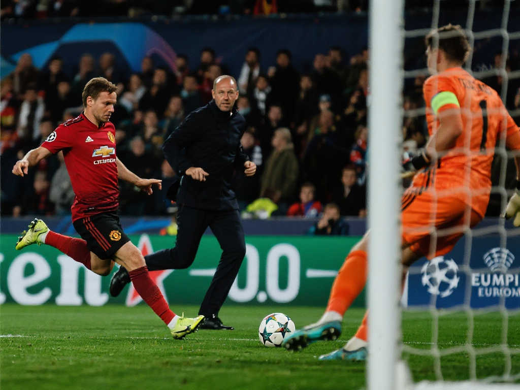 哭泣的巨汉 哭泣的巨汉